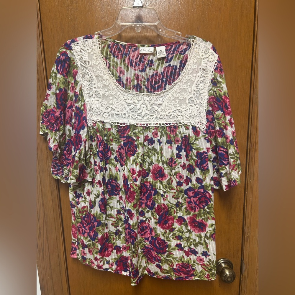 Floral lace top